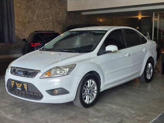 FORD FOCUS 1.6 GL 16V FLEX 4P MANUAL FORD FOCUS 1.6 GL 16V FLEX 4P MANUAL